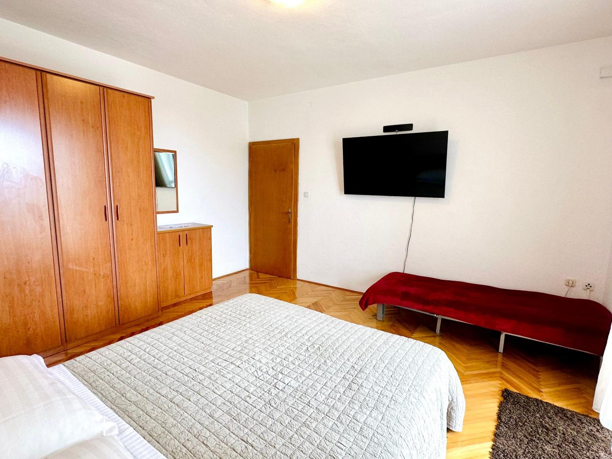 Spacious Family Apartment Near The Beach Makarska Exterior foto