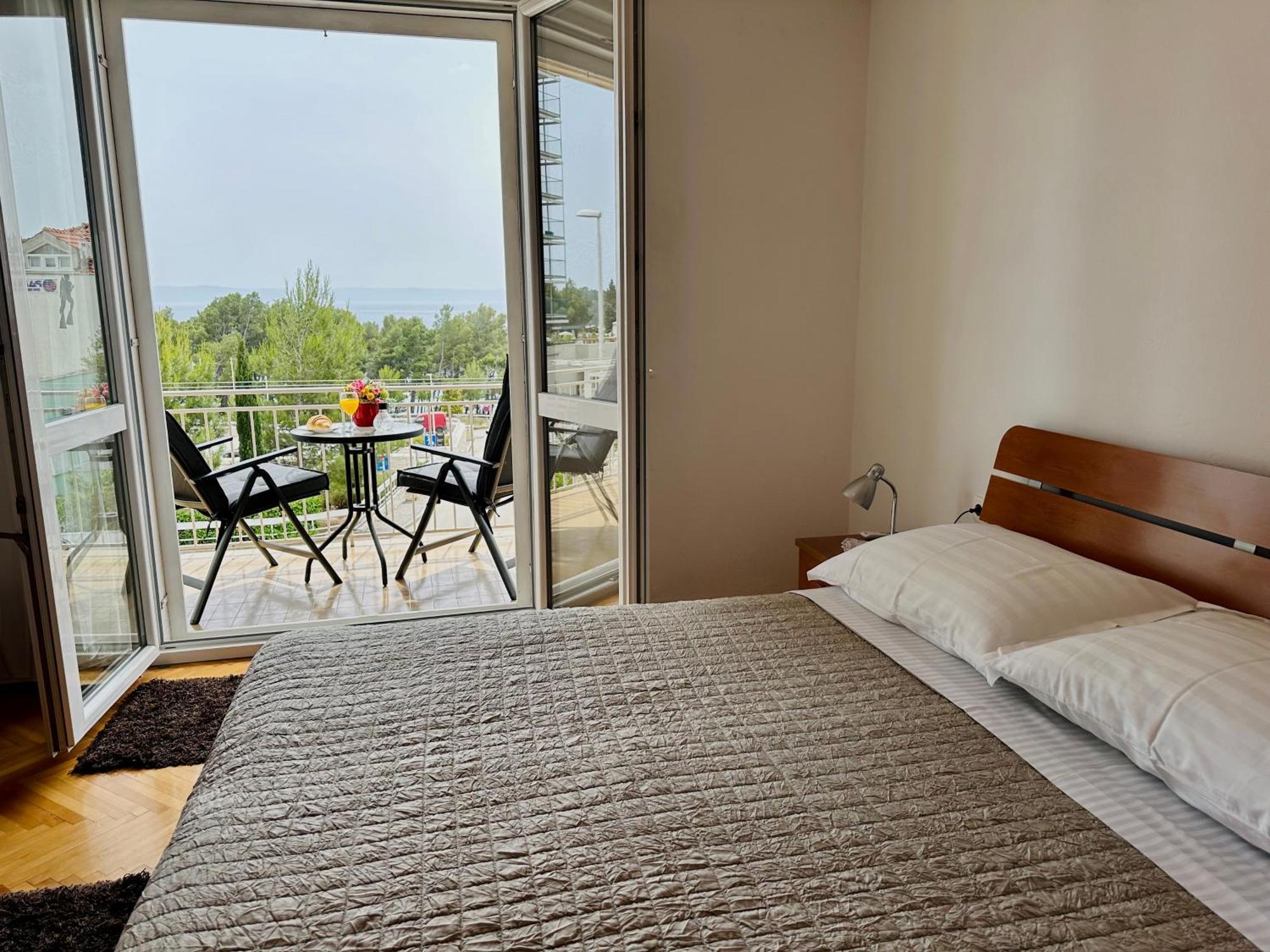 Spacious Family Apartment Near The Beach Makarska Exterior foto