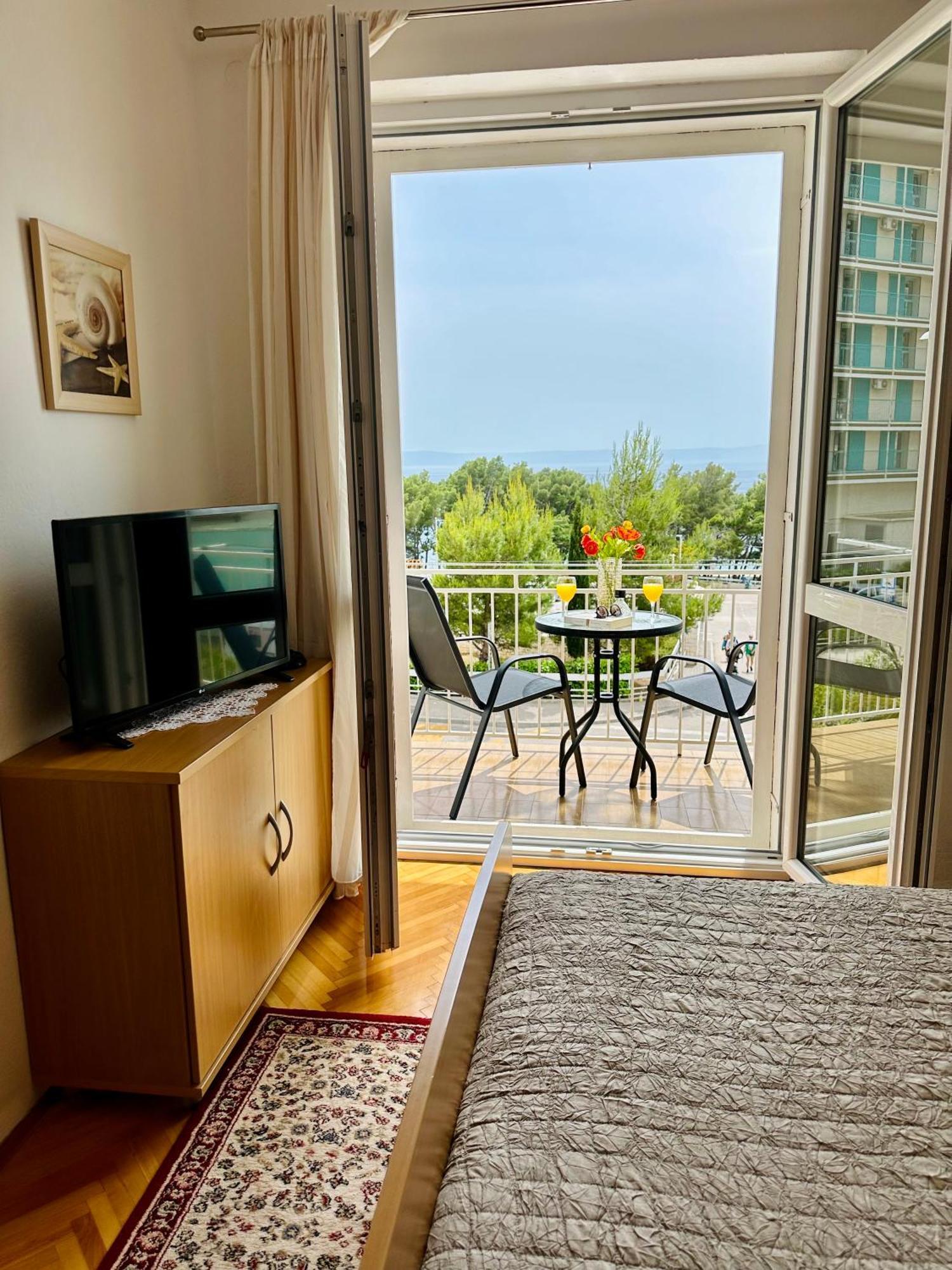 Spacious Family Apartment Near The Beach Makarska Exterior foto