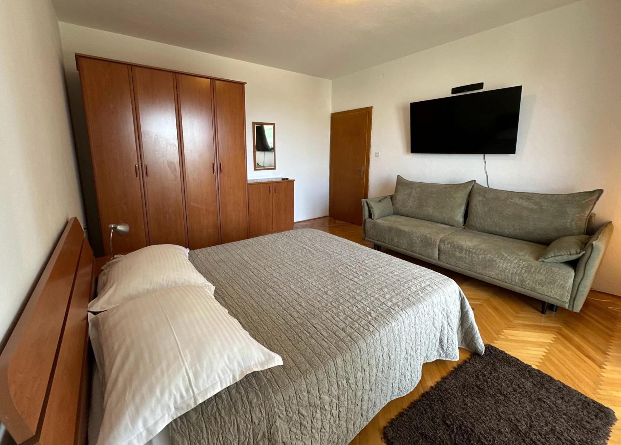Spacious Family Apartment Near The Beach Makarska Exterior foto